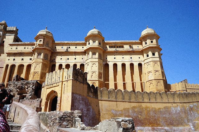 Benteng Amber Fort di lihat dari tangga