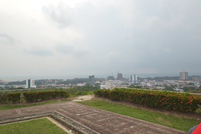 Melihat Miri dari Atas Canada Hill, Sarawak