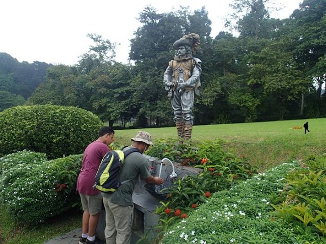 grand garden resto cafe, kebun raya, bogor