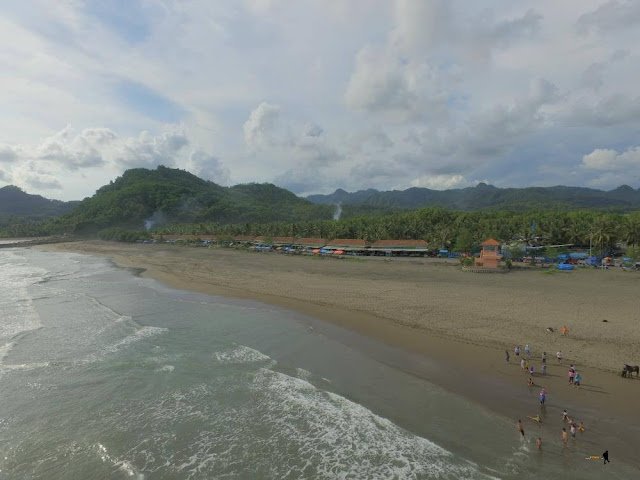 pemandangan di Pantai Suwuk