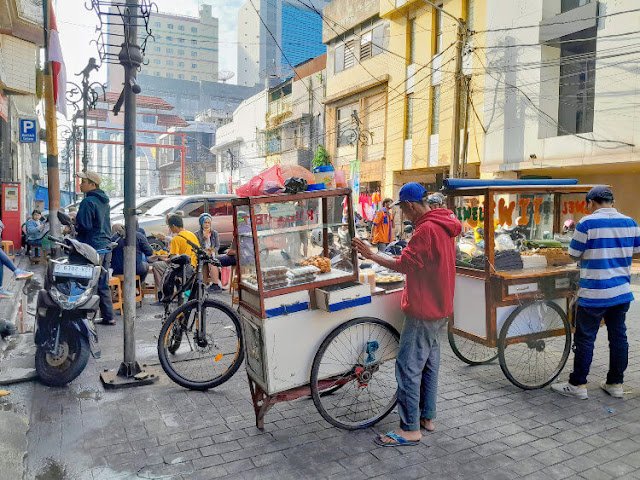 jajanan kaki lima cibadak