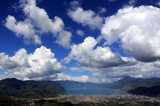 Negeri atas awan