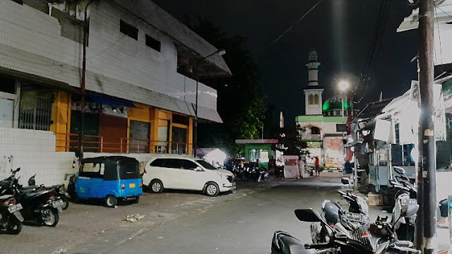 lokasi rumah makan empat saudara pasar rawamangun