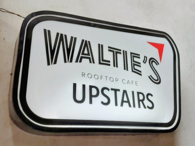 Kopdar di Waltie's Rooftop Cafe Rawamangun coffe shop cafe di jakarta timur