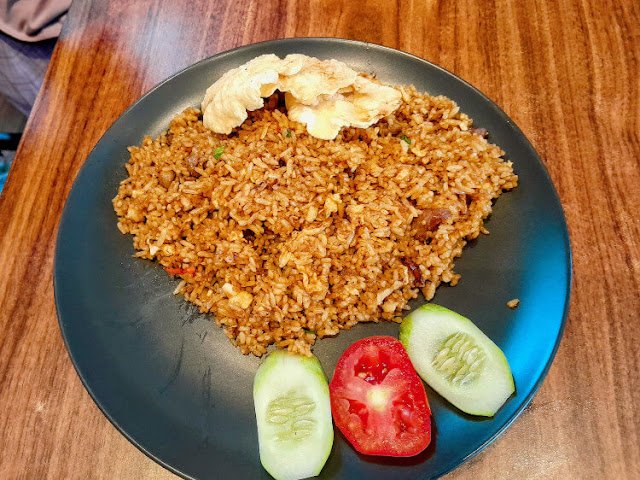 Kopdar di Waltie's Rooftop Cafe Rawamangun nasi goreng kambing waltie's rawamangun